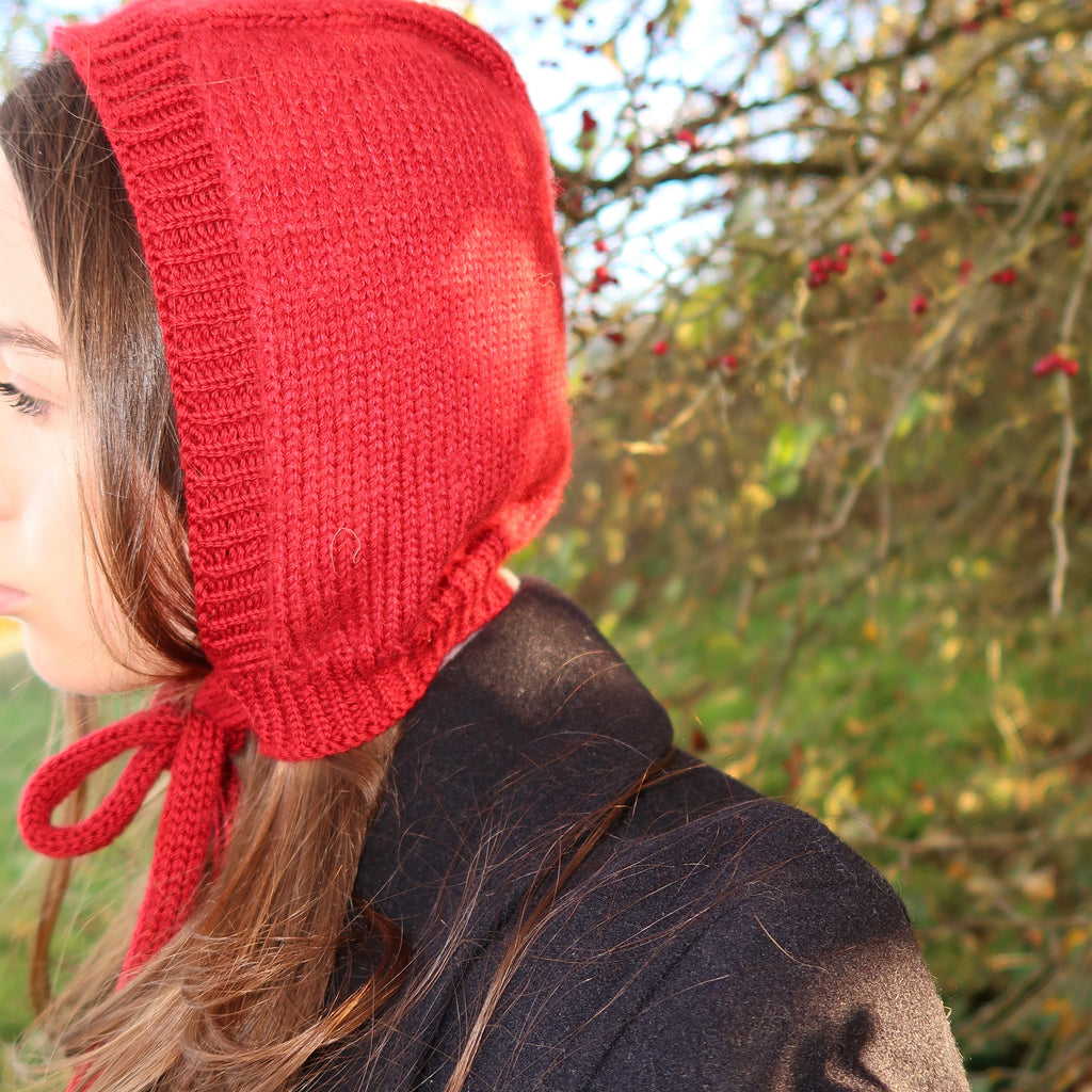 Dark red bonnet