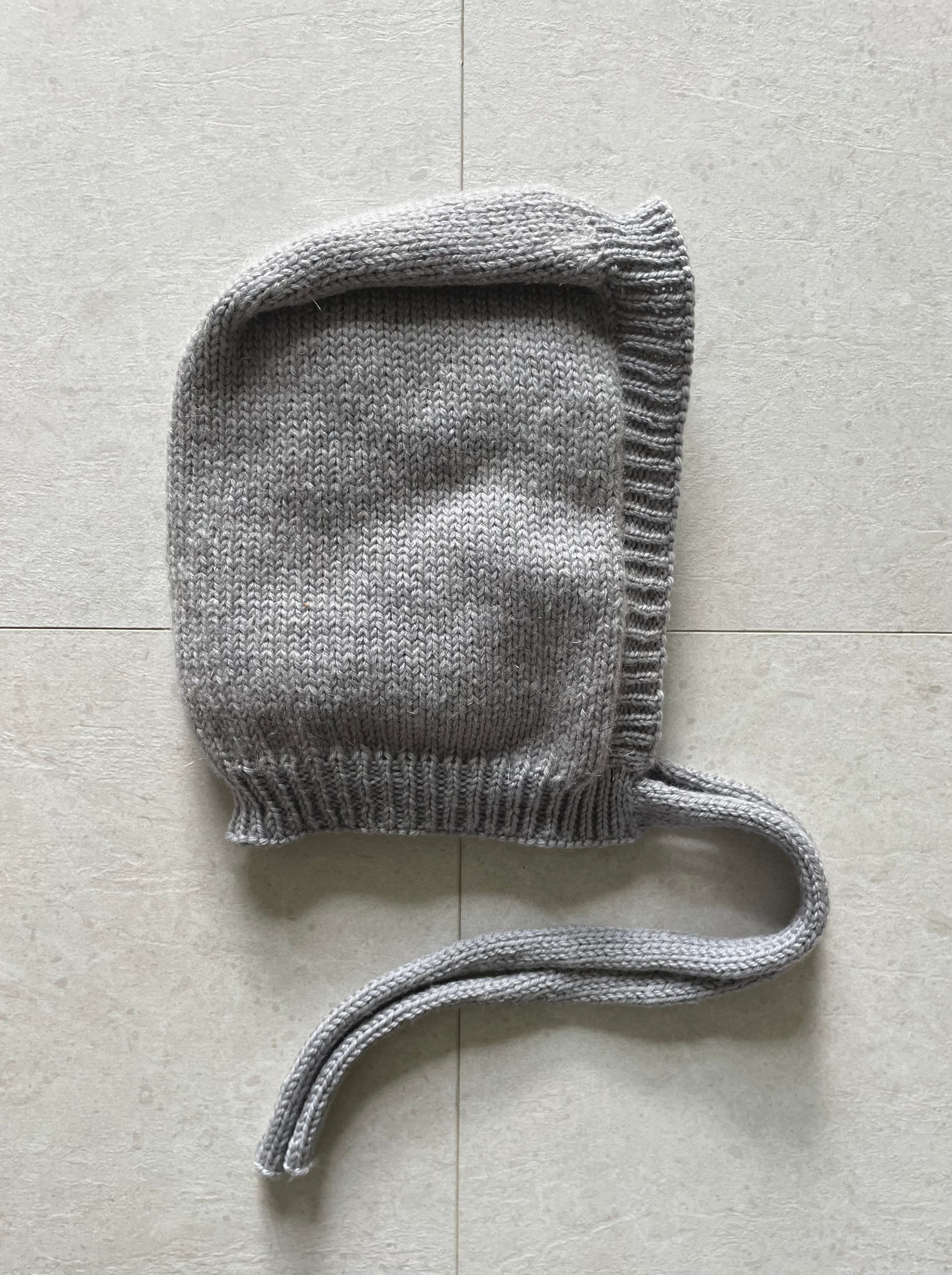 Grey bonnet