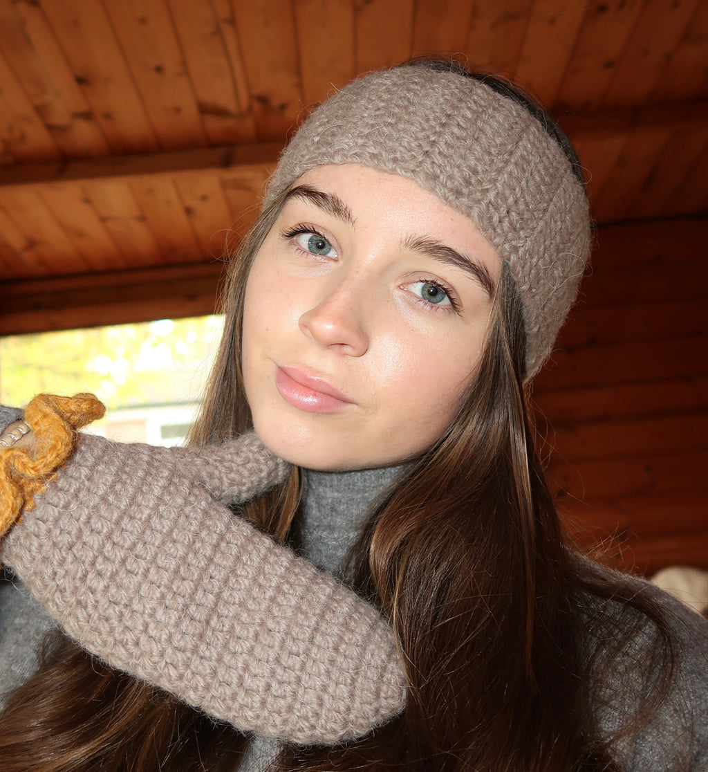 Mink brown crochet mittens with mustard frill