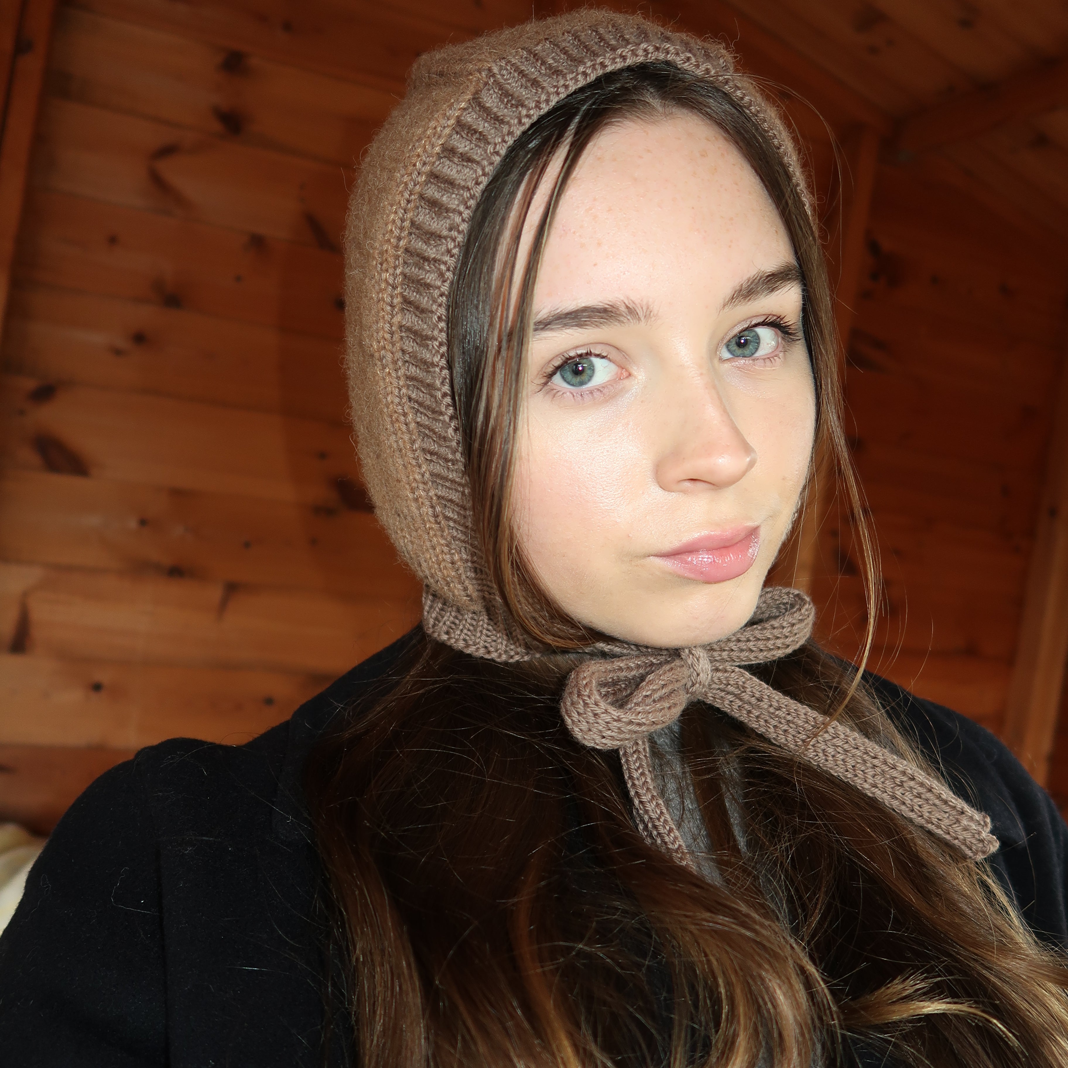 Brown bonnet