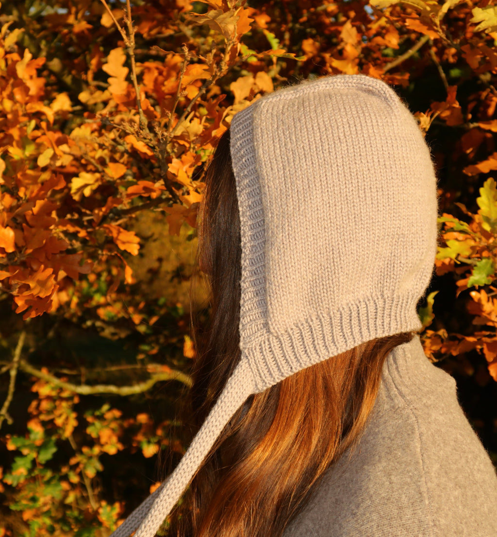 Grey bonnet