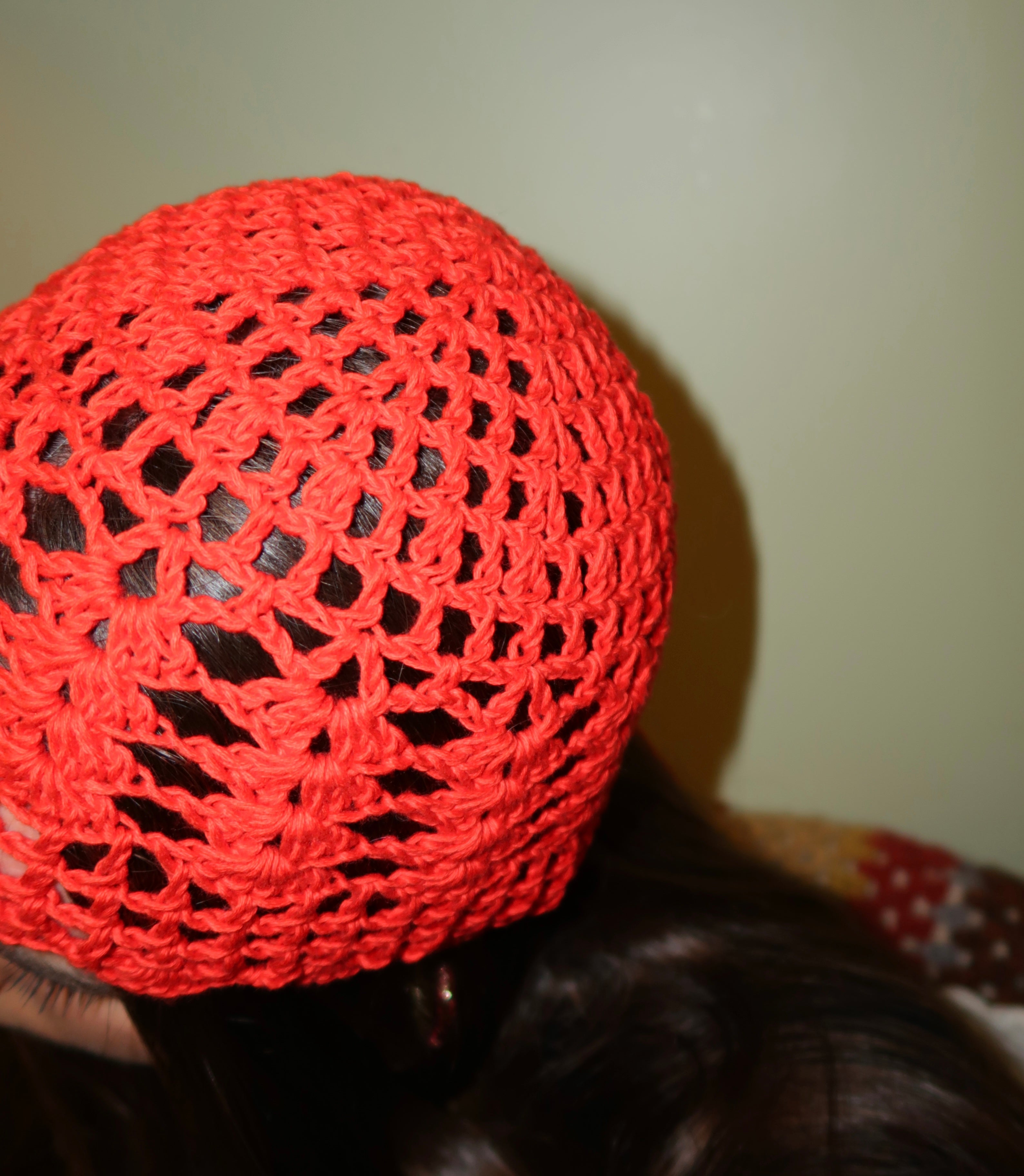 Red cotton detailed mesh hat