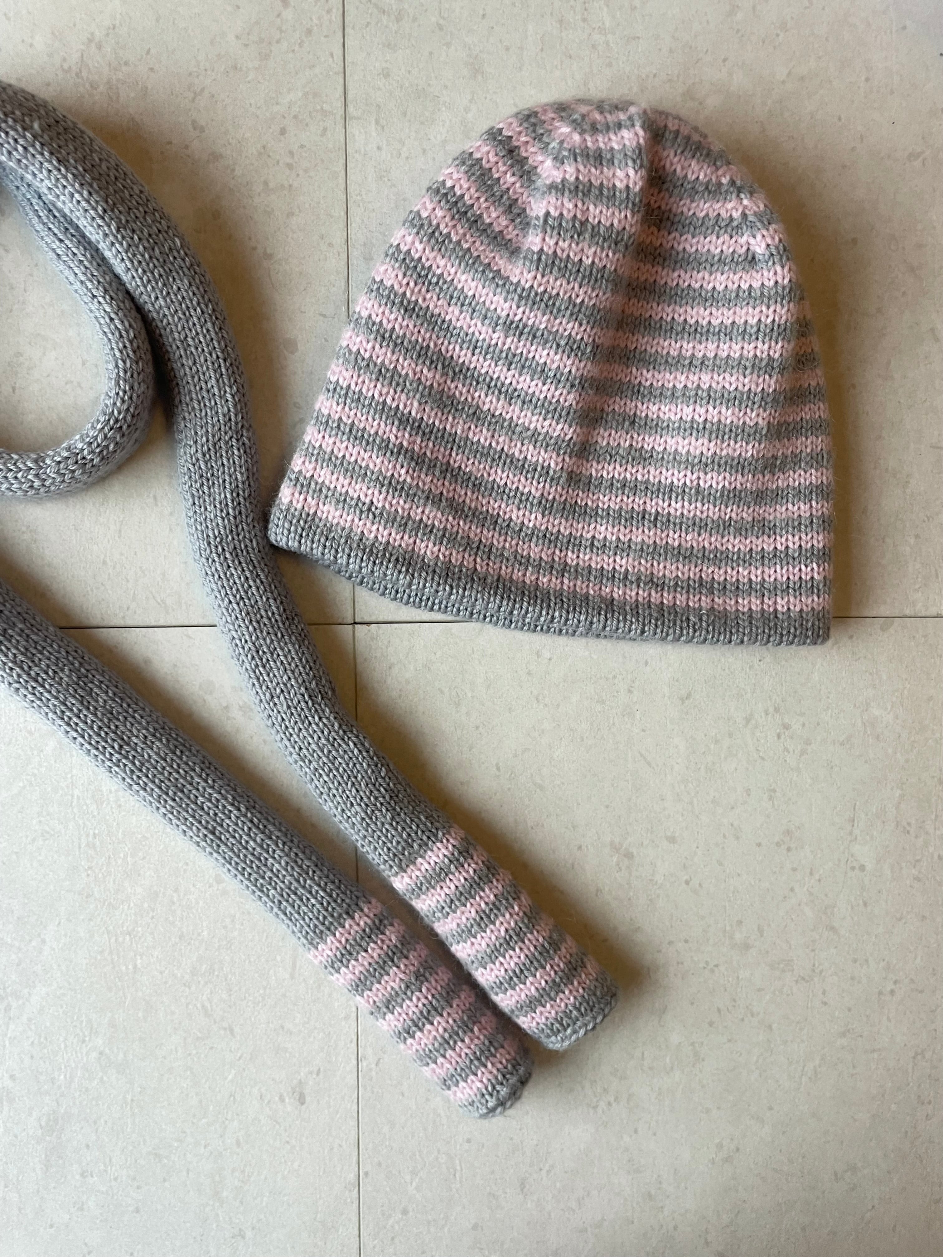 Grey and pink striped skinny scarf