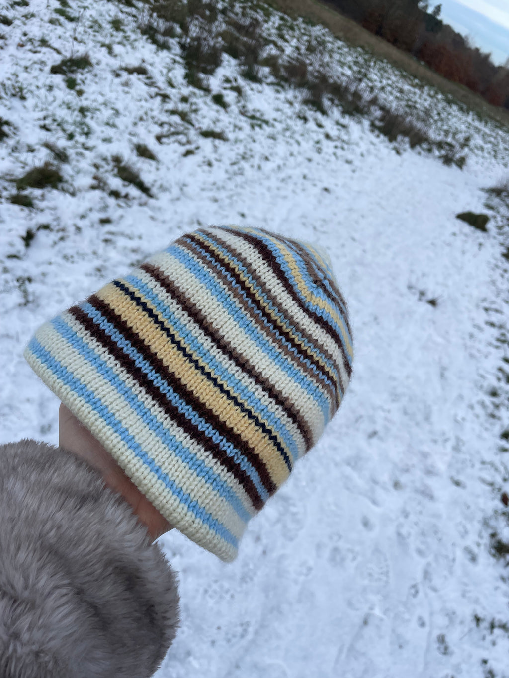 Reversible multi coloured beanie
