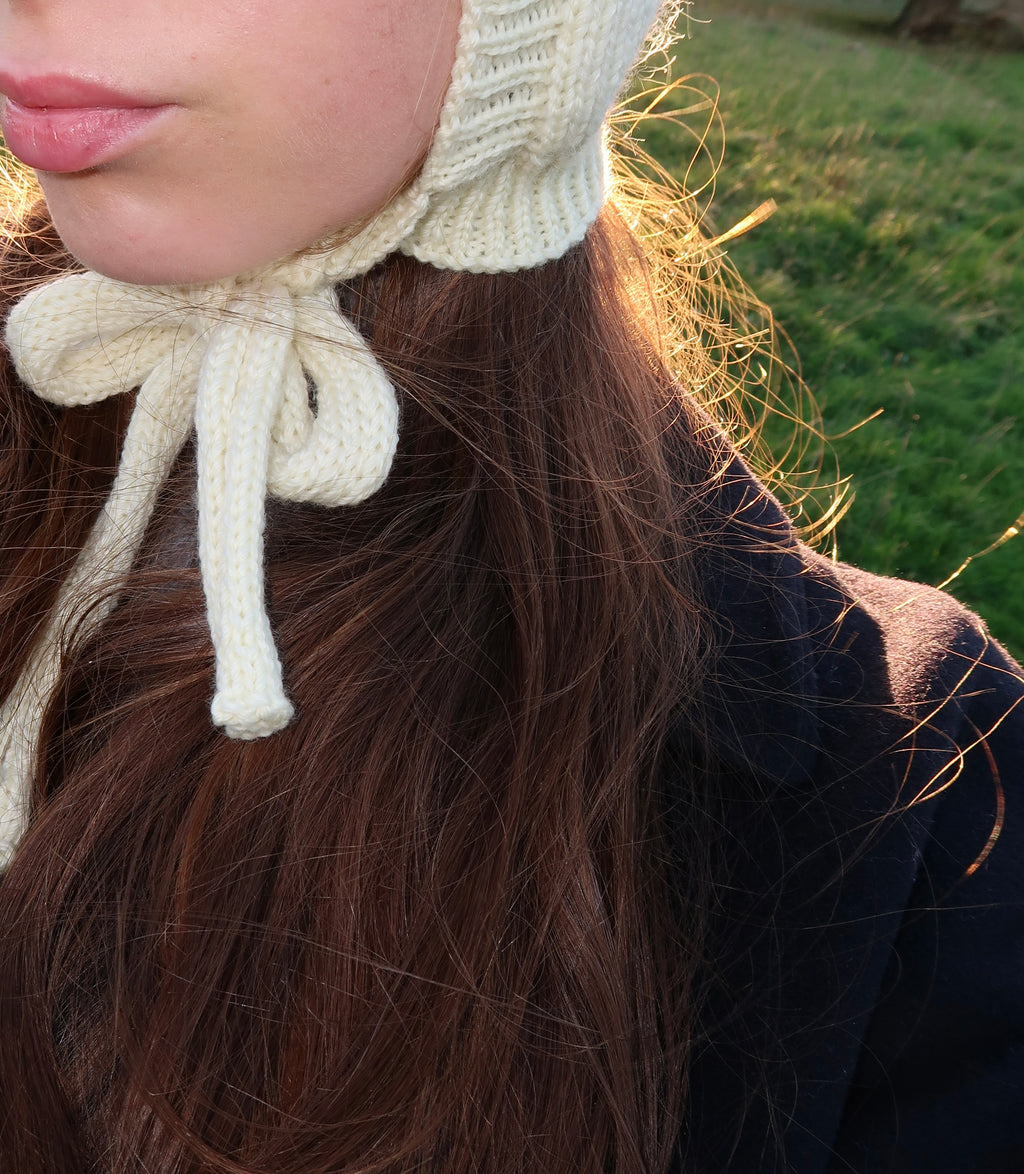 Cream bonnet