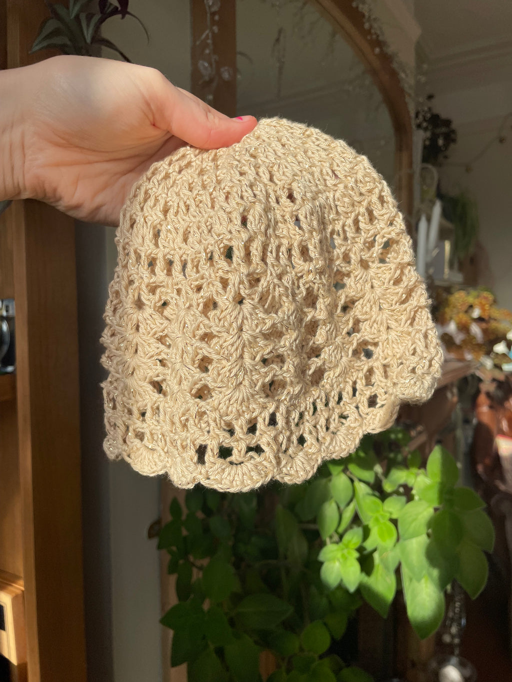 Beige and gold sparkly mesh hat