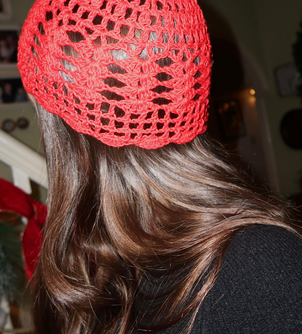 Red cotton detailed mesh hat