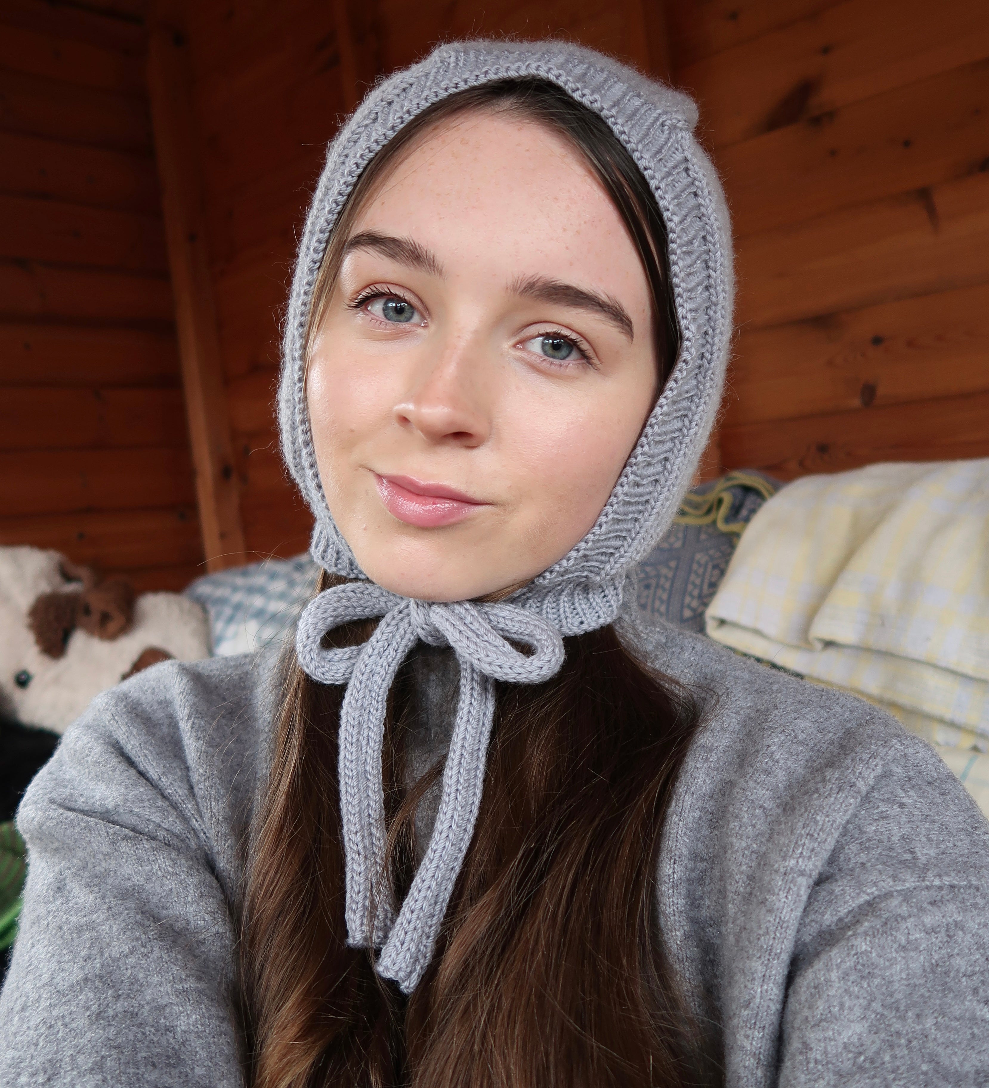 Grey bonnet