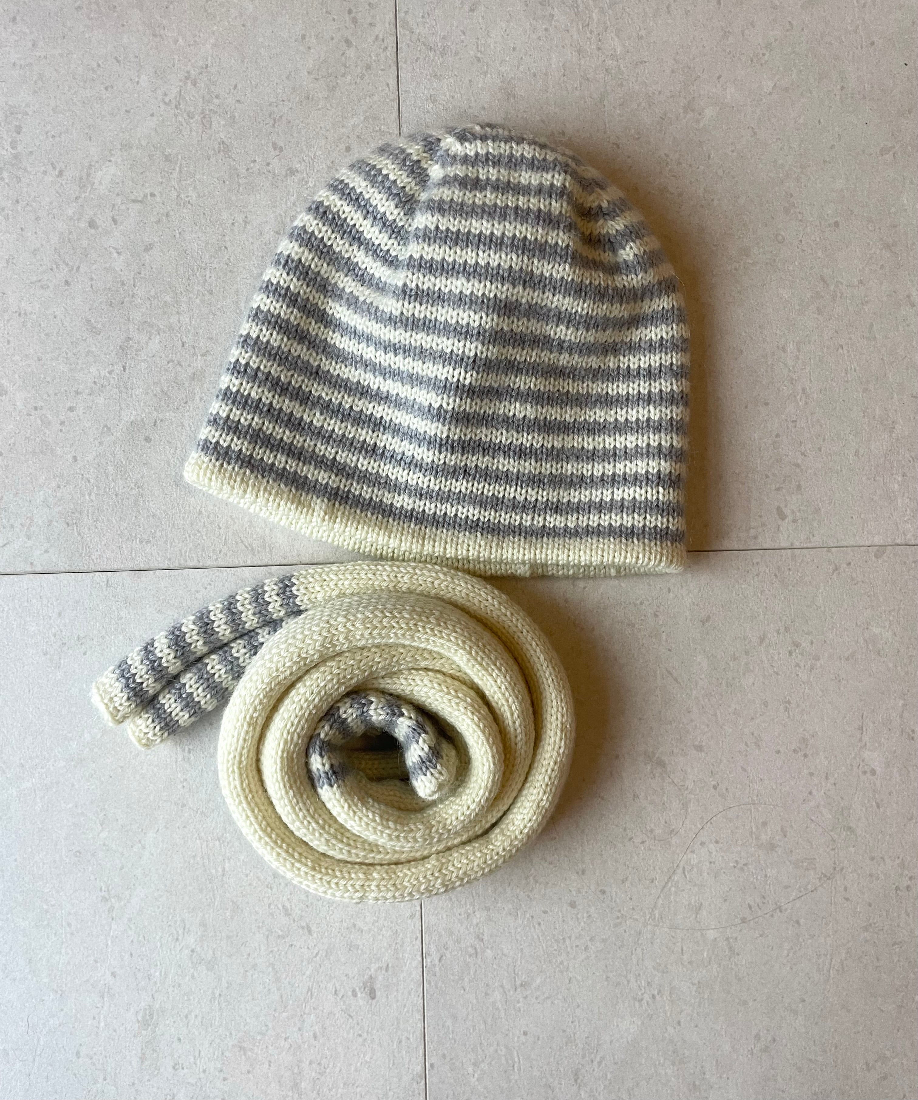 Cream and grey striped skinny scarf