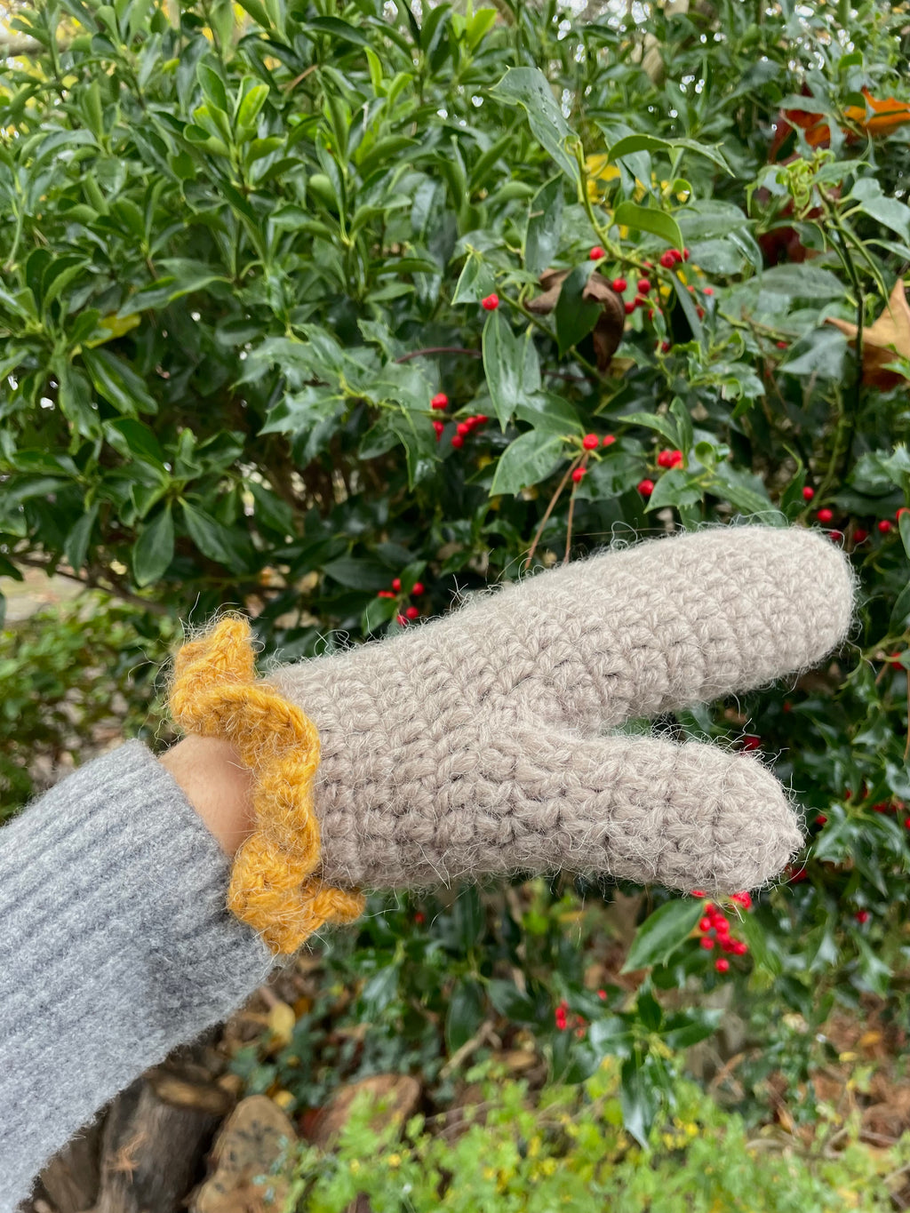 Mink brown crochet mittens with mustard frill