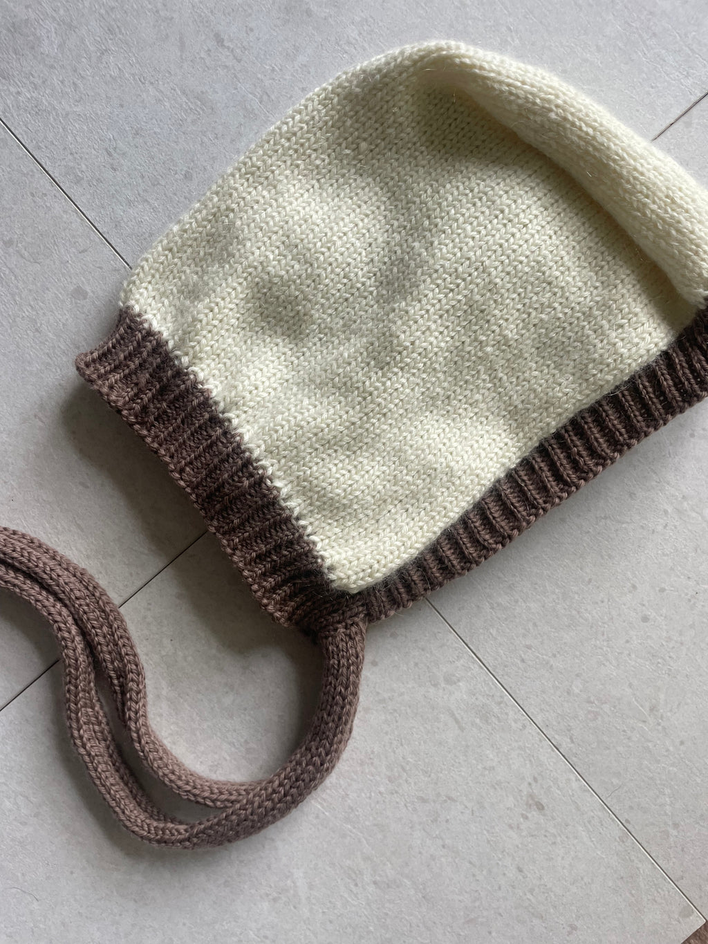 Cream and brown bonnet