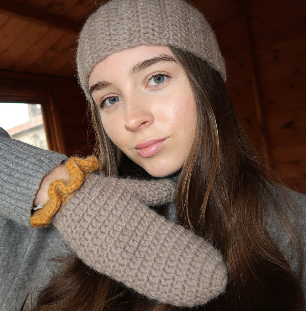 Mink brown crochet mittens with mustard frill