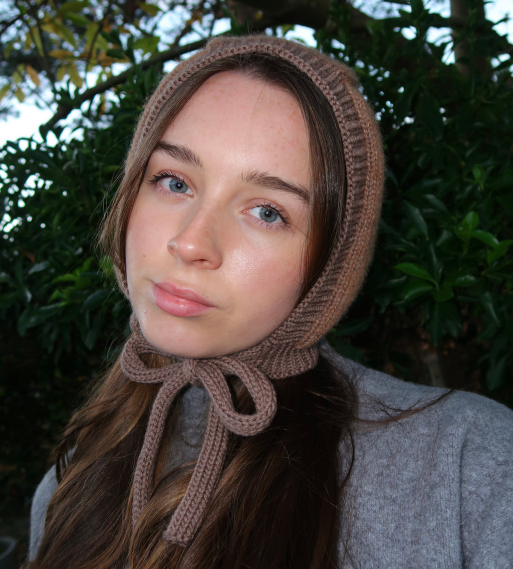Brown bonnet