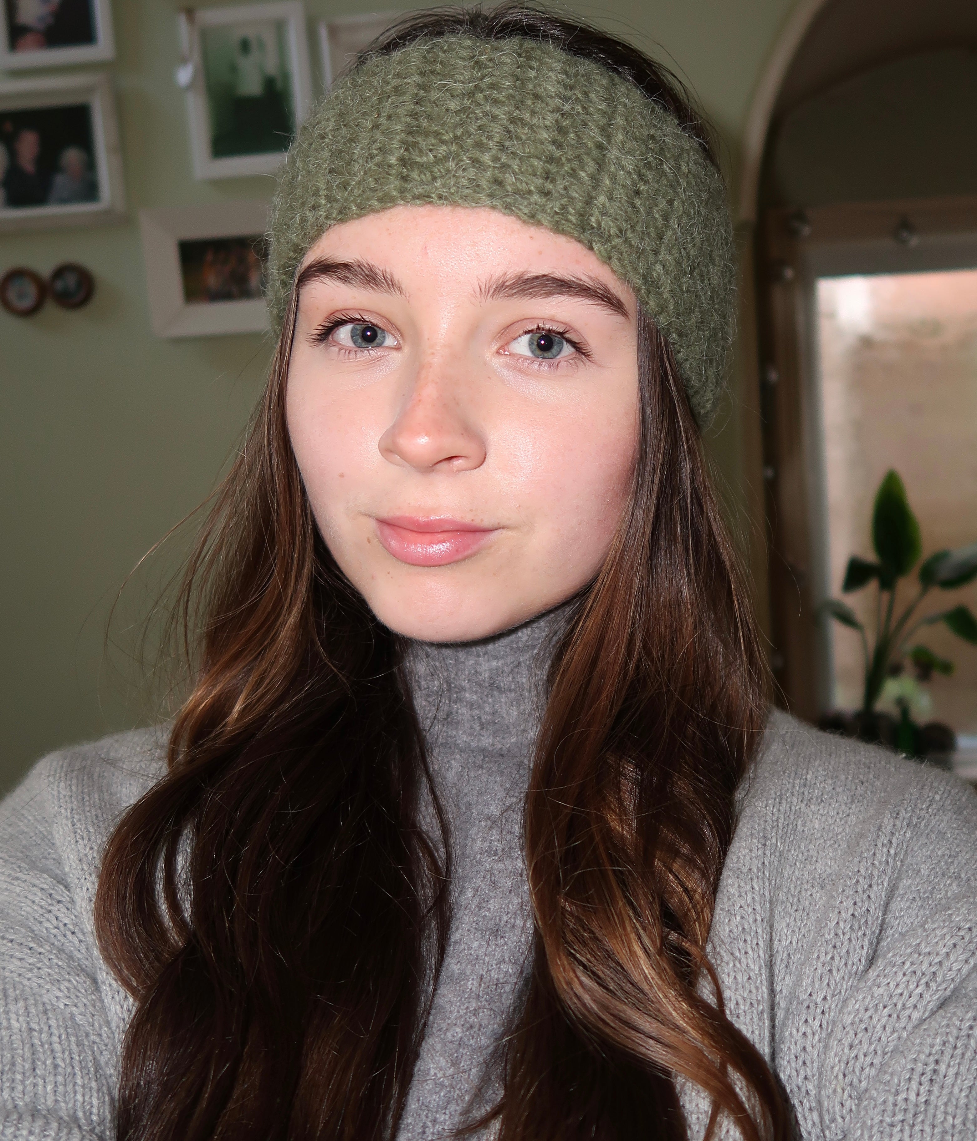 Green crocheted headband