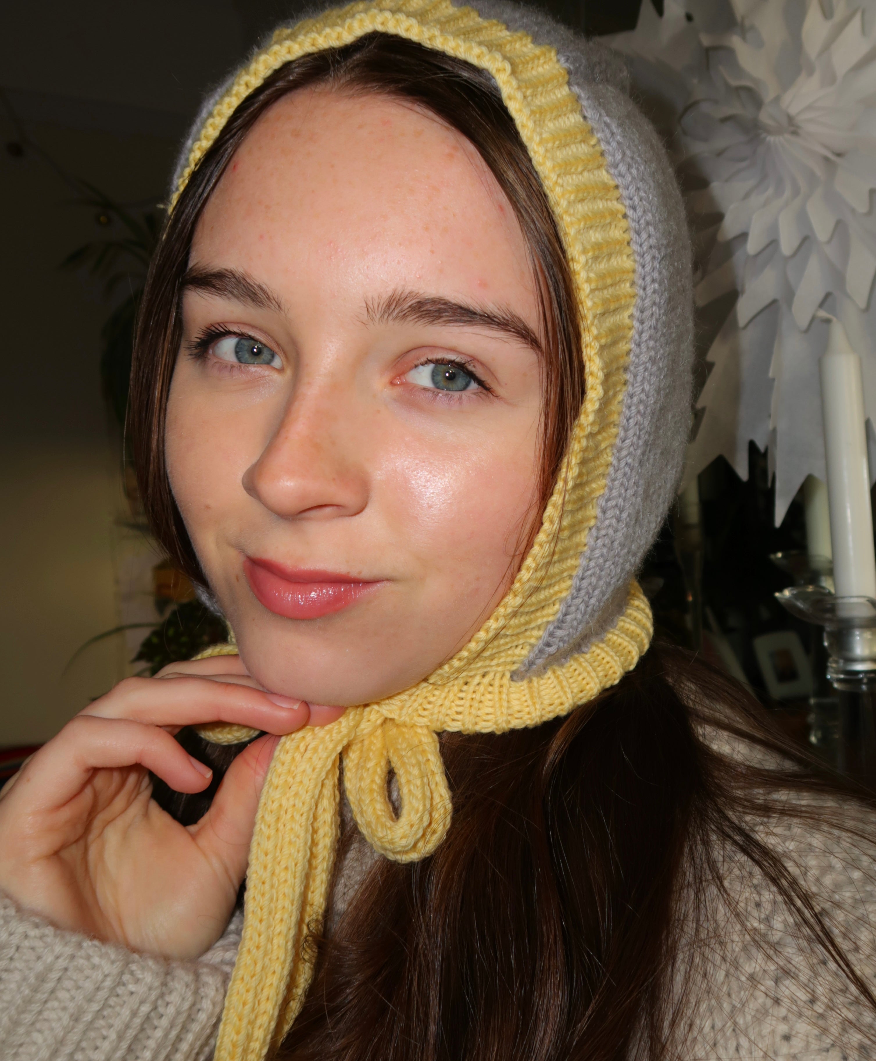 Grey and yellow bonnet