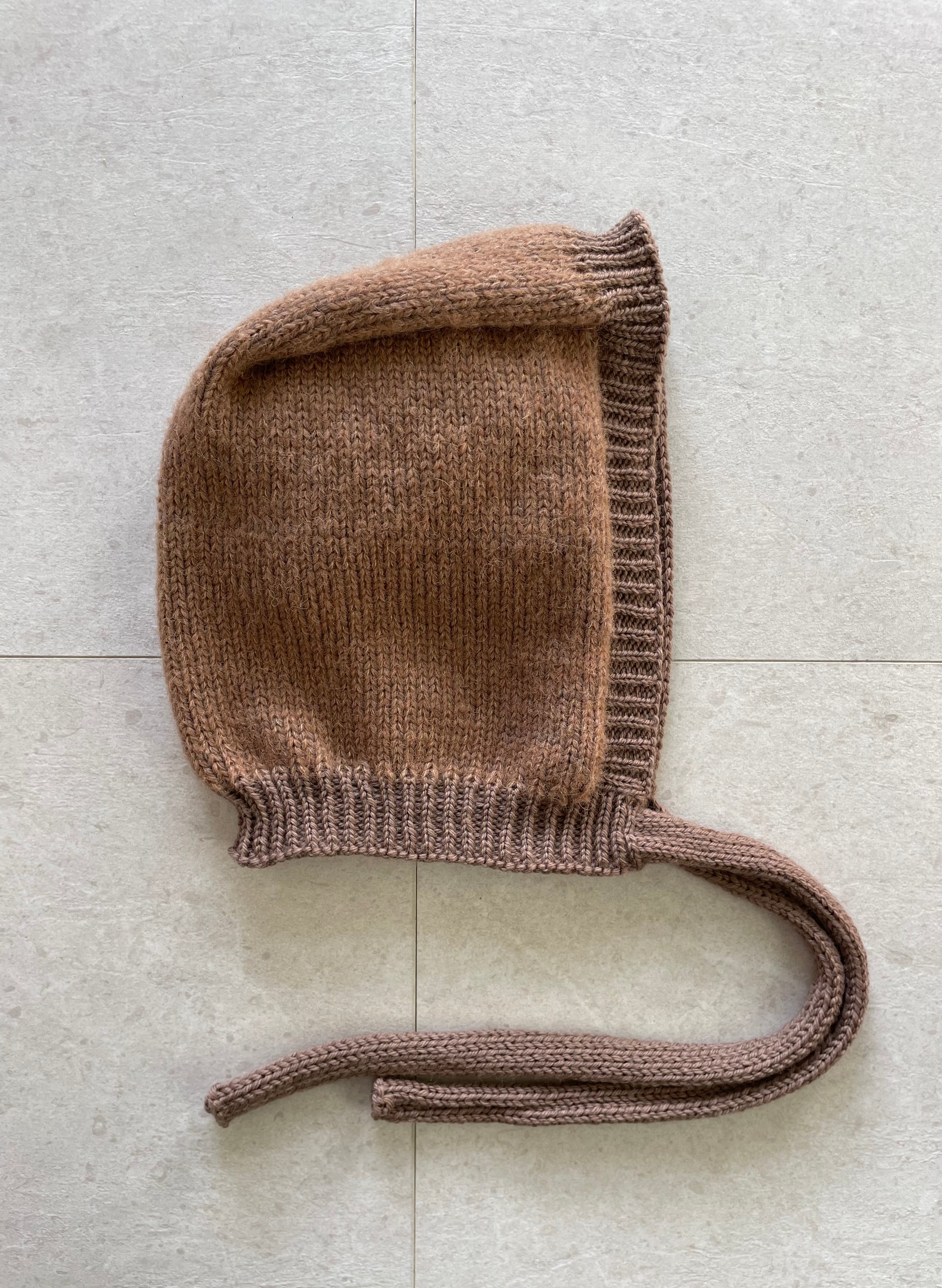 Brown bonnet