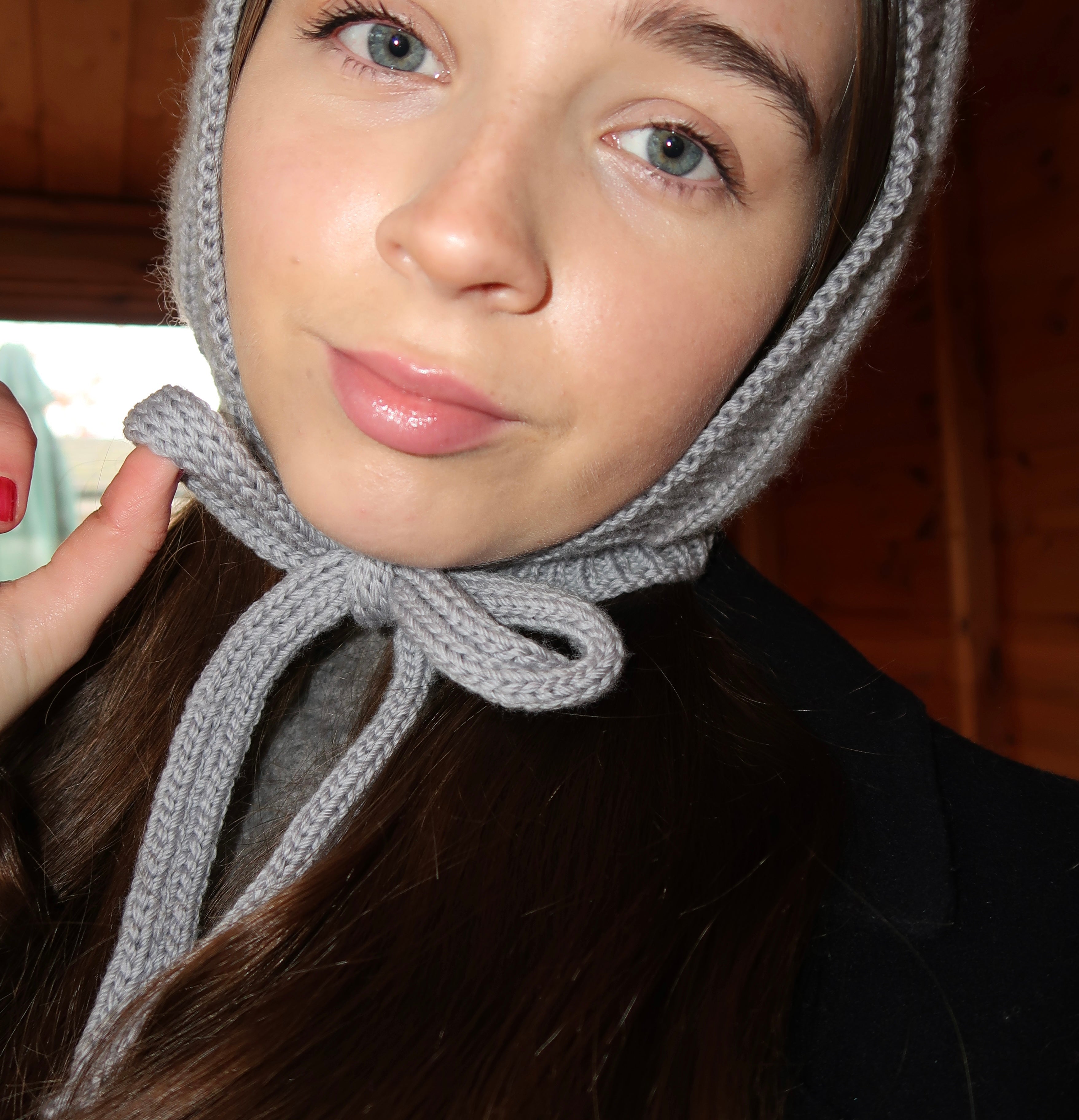 Grey bonnet