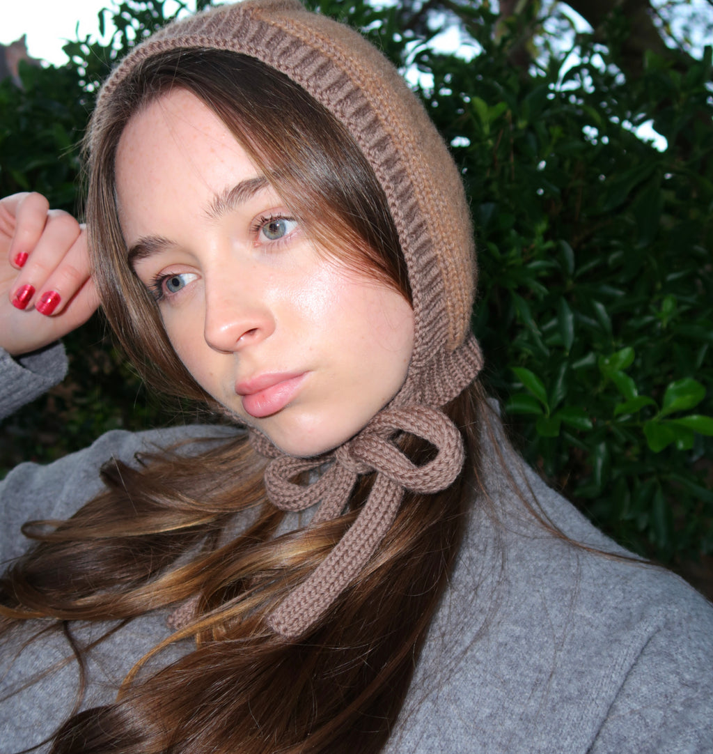 Brown bonnet