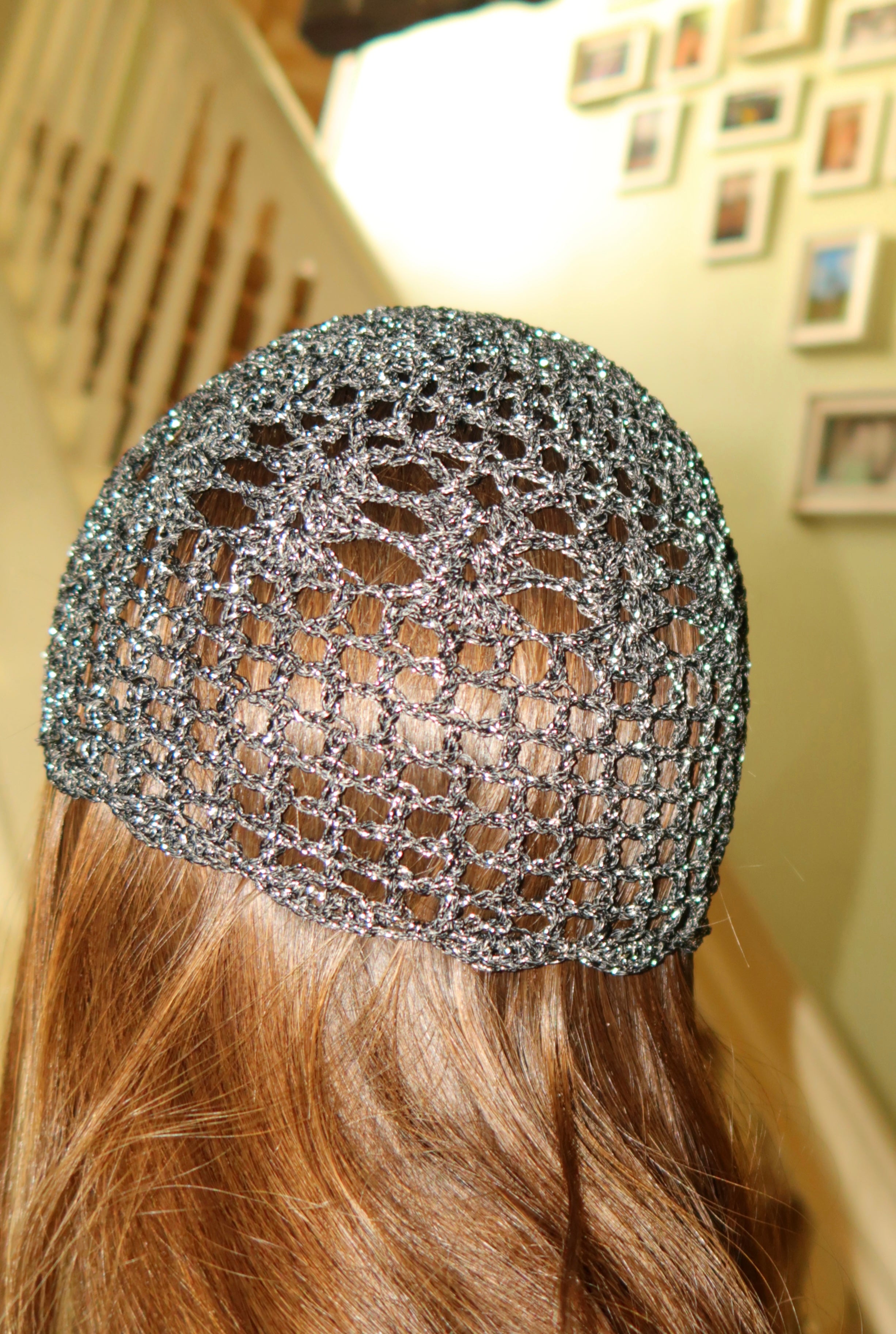 Black/silver detailed mesh hat