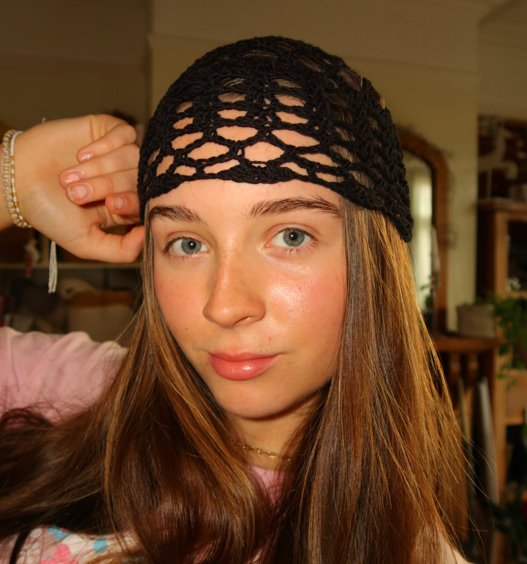 Black cotton mesh hat