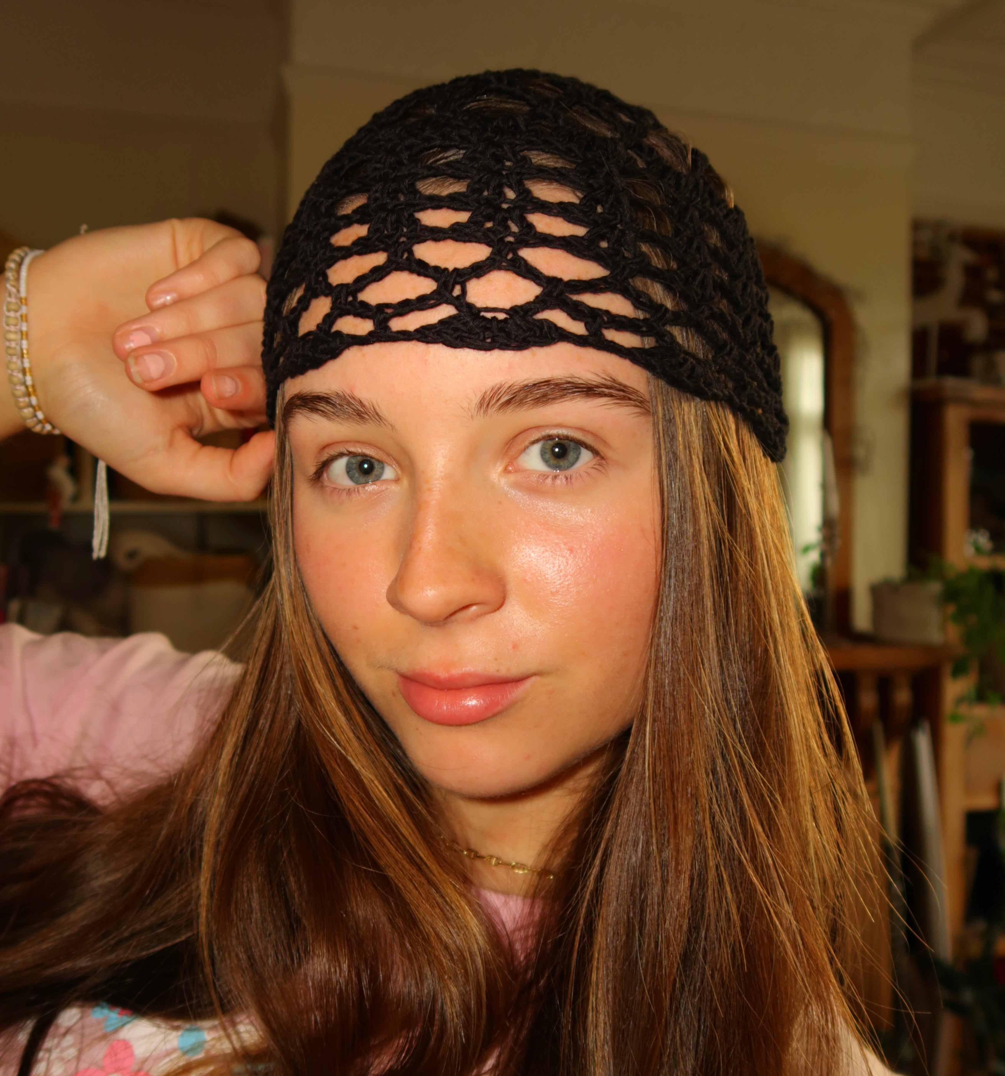 Black cotton mesh hat