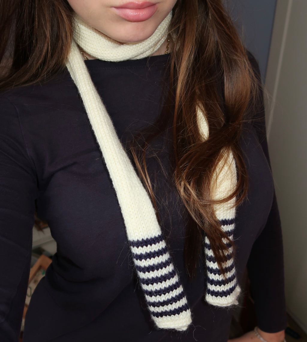 Cream and navy striped skinny scarf